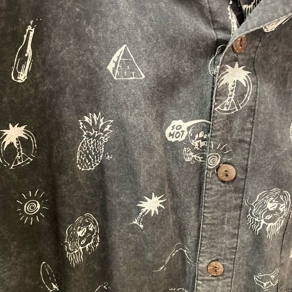 Button down cool surf collared black shirt - Picture 3 of 3